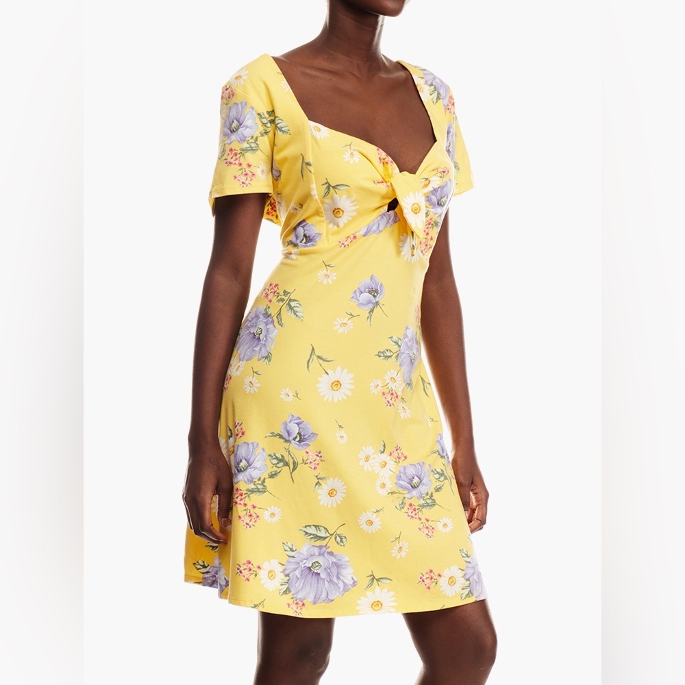 Forever 21 Brushed DTY yellow lavender floral sweetheart skater flare mini dress